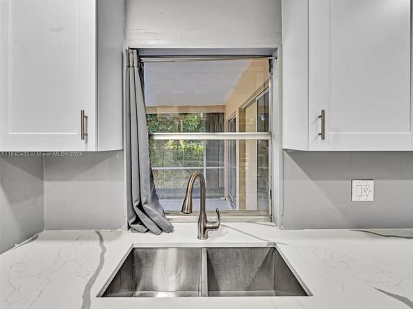 1020 NW 48th Pl, Deerfield Beach FL 33064