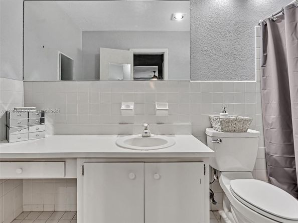 1020 NW 48th Pl, Deerfield Beach FL 33064
