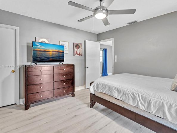 1020 NW 48th Pl, Deerfield Beach FL 33064