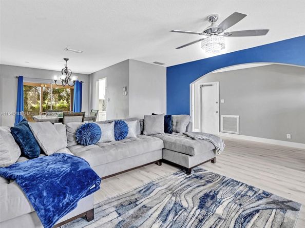 1020 NW 48th Pl, Deerfield Beach FL 33064