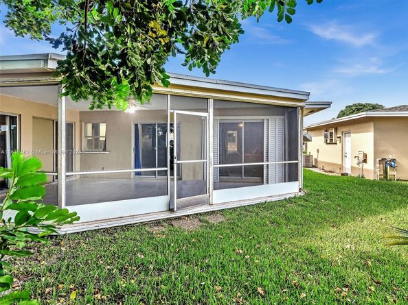 1020 NW 48th Pl, Deerfield Beach FL 33064