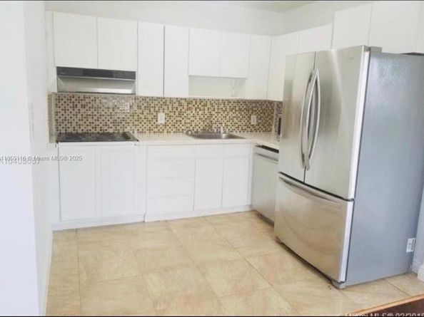 702 Boabadilla St, Coral Gables FL 33134