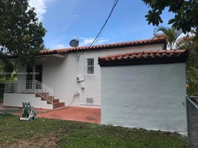 702 Boabadilla St, Coral Gables FL 33134