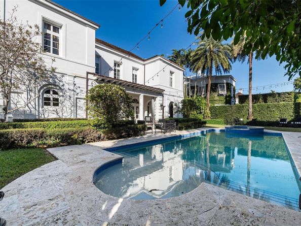 1033 Hardee Rd, Coral Gables FL 33146