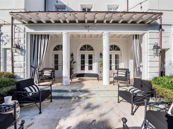 1033 Hardee Rd, Coral Gables FL 33146
