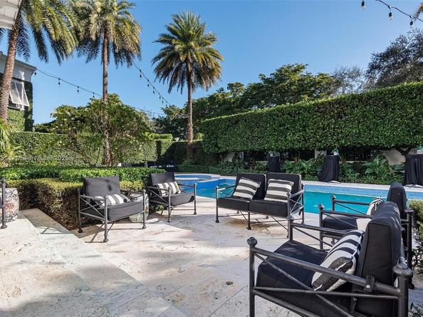 1033 Hardee Rd, Coral Gables FL 33146