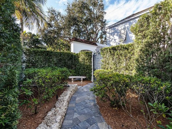 1033 Hardee Rd, Coral Gables FL 33146