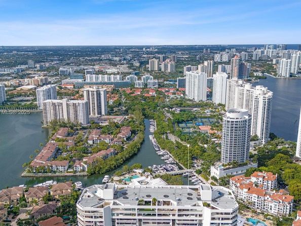 2000 Island Blvd PH5, Aventura FL 33160