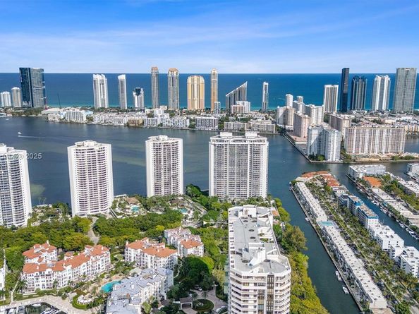 2000 Island Blvd PH5, Aventura FL 33160