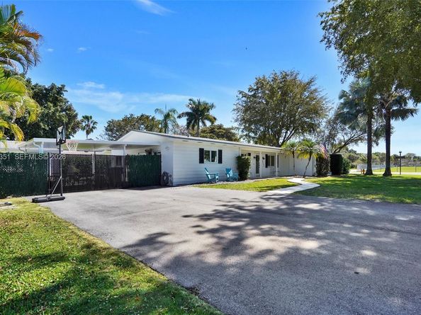 Undisclosed Address #A11974351, Palmetto Bay FL 33157