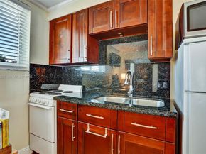 Undisclosed Address #A11974351, Palmetto Bay FL 33157