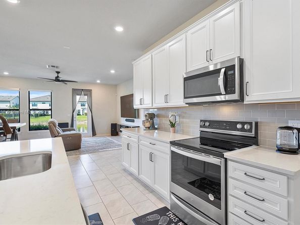 2157 S Appleton Cir S 2157, Oakland Park FL 33309