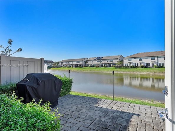 2157 S Appleton Cir S 2157, Oakland Park FL 33309