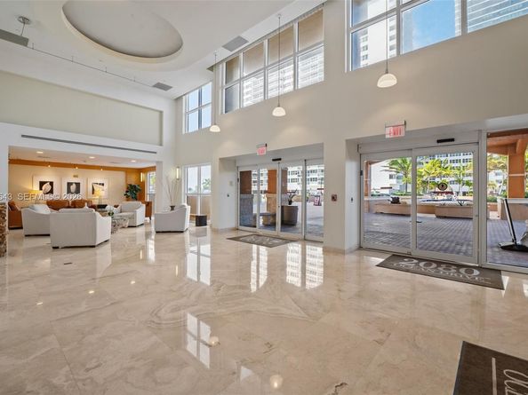 2080 S Ocean Dr 1402, Hallandale Beach FL 33009