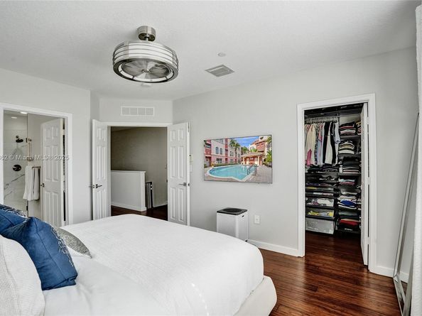 1033 NE 17th Way 1904, Fort Lauderdale FL 33304