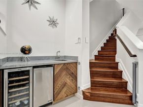 1033 NE 17th Way 1904, Fort Lauderdale FL 33304