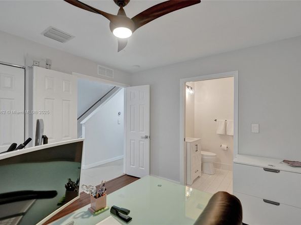 1033 NE 17th Way 1904, Fort Lauderdale FL 33304
