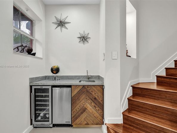 1033 NE 17th Way 1904, Fort Lauderdale FL 33304