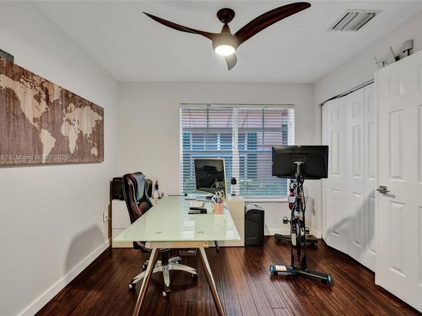 1033 NE 17th Way 1904, Fort Lauderdale FL 33304