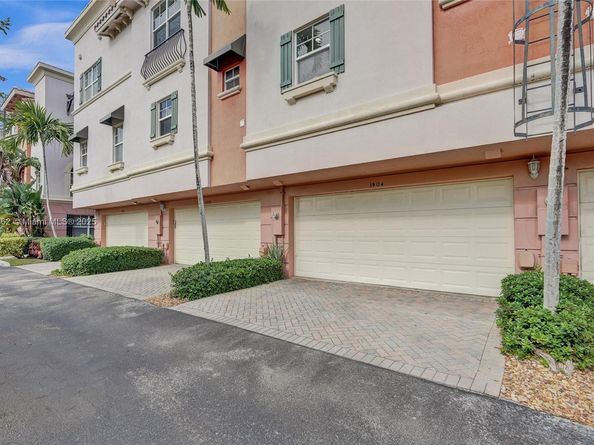 1033 NE 17th Way 1904, Fort Lauderdale FL 33304