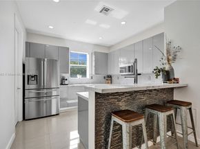 1033 NE 17th Way 1904, Fort Lauderdale FL 33304