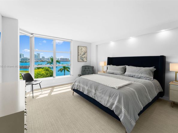 3600 Mystic Pointe Dr 614, Aventura FL 33180