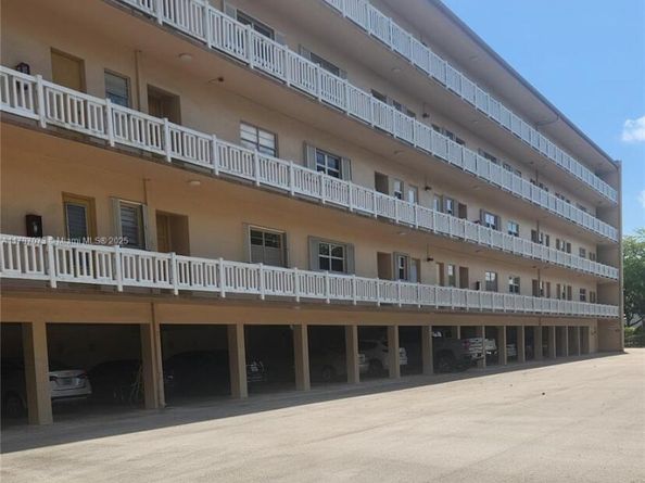 6731 Cypress Rd 110, Plantation FL 33317