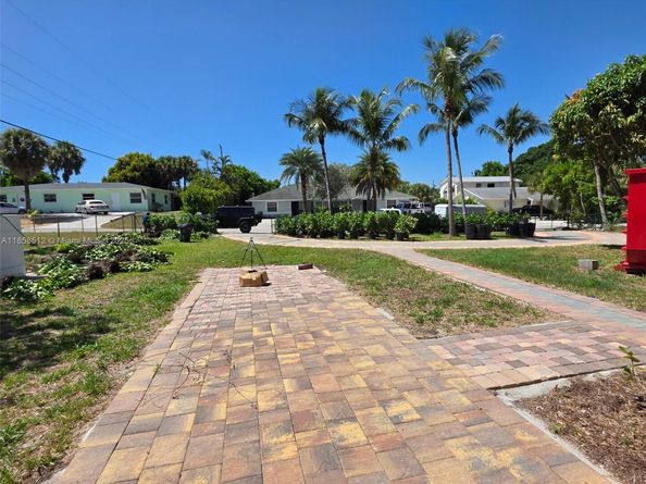 1803 Service Rd, North Palm Beach FL 33408