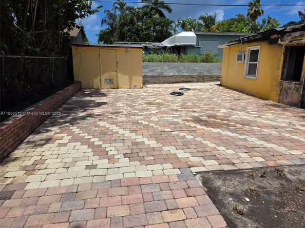 1803 Service Rd, North Palm Beach FL 33408
