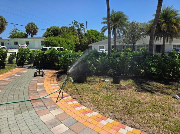 1803 Service Rd, North Palm Beach FL 33408