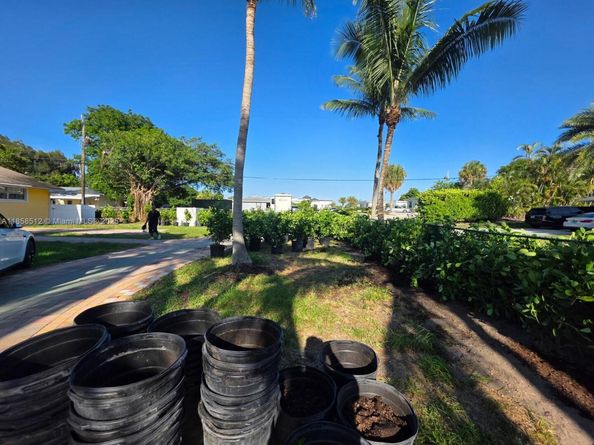 1803 Service Rd, North Palm Beach FL 33408
