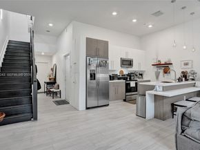 4373 NW 9th St, Plantation FL 33317