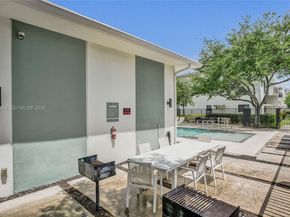 4373 NW 9th St, Plantation FL 33317