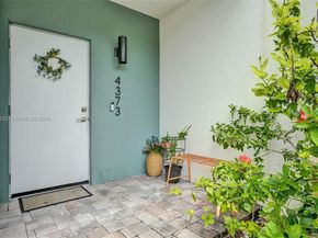 4373 NW 9th St, Plantation FL 33317