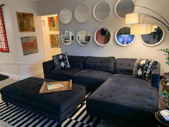 2 NE 44 St, Miami FL 33137