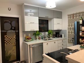 2 NE 44 St, Miami FL 33137