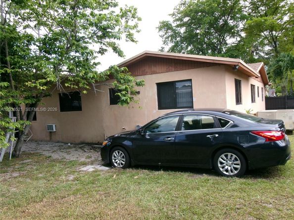 Undisclosed Address #A12038521, Miami FL 33162