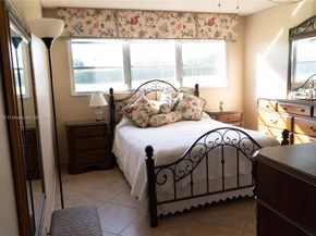 9820 S Hollybrook Lake Dr 106, Pembroke Pines FL 33025