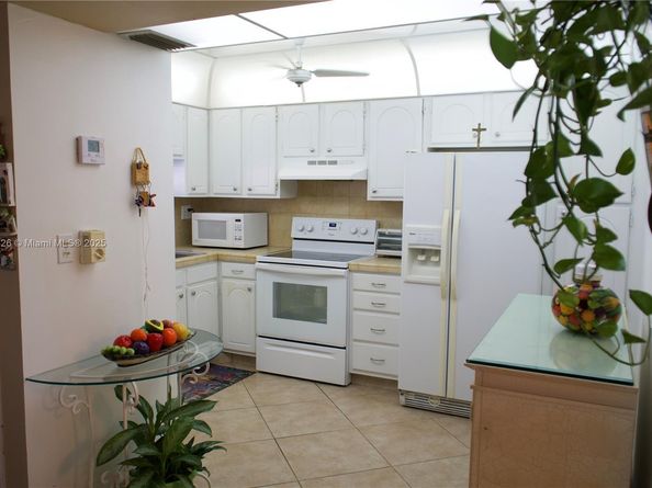 9820 S Hollybrook Lake Dr 106, Pembroke Pines FL 33025