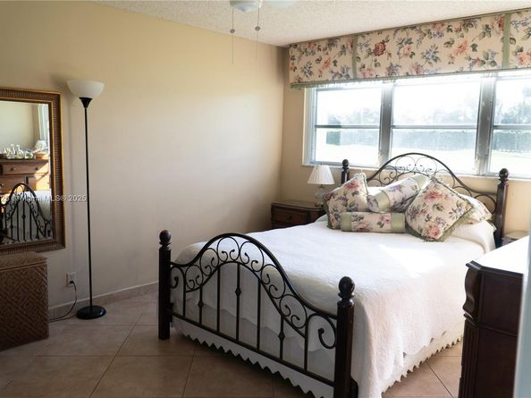 9820 S Hollybrook Lake Dr 106, Pembroke Pines FL 33025