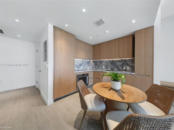 500 Alton Rd 1906, Miami Beach FL 33139