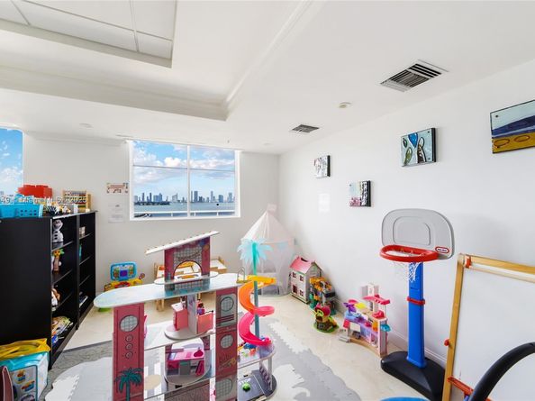 1900 Sunset Harbour Dr 811, Miami Beach FL 33139