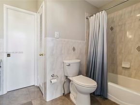2770 NE 8th Ct, Pompano Beach FL 33062