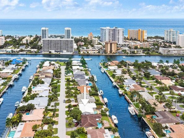 2770 NE 8th Ct, Pompano Beach FL 33062