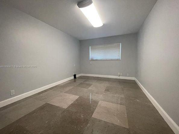 2770 NE 8th Ct, Pompano Beach FL 33062