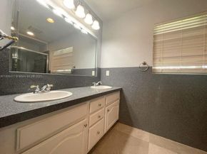2770 NE 8th Ct, Pompano Beach FL 33062
