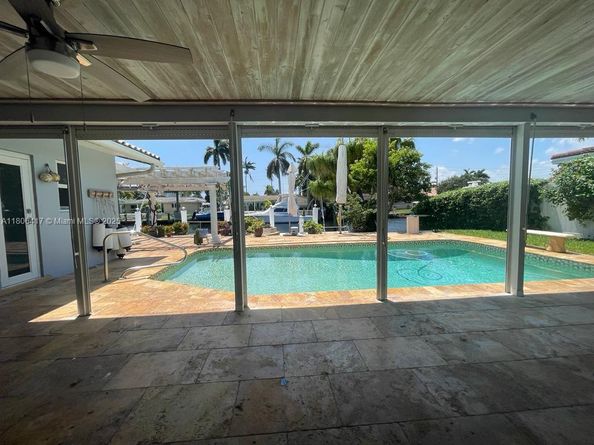 2770 NE 8th Ct, Pompano Beach FL 33062