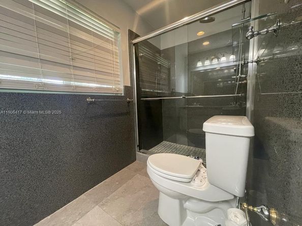 2770 NE 8th Ct, Pompano Beach FL 33062
