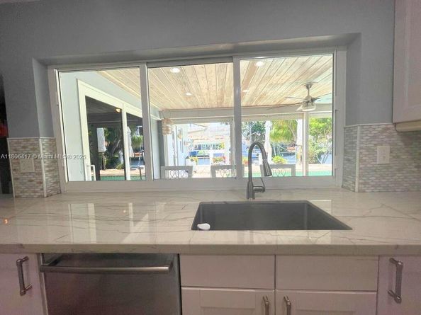 2770 NE 8th Ct, Pompano Beach FL 33062
