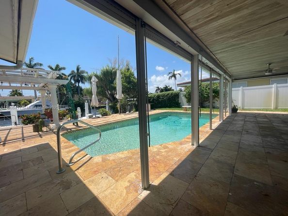 2770 NE 8th Ct, Pompano Beach FL 33062